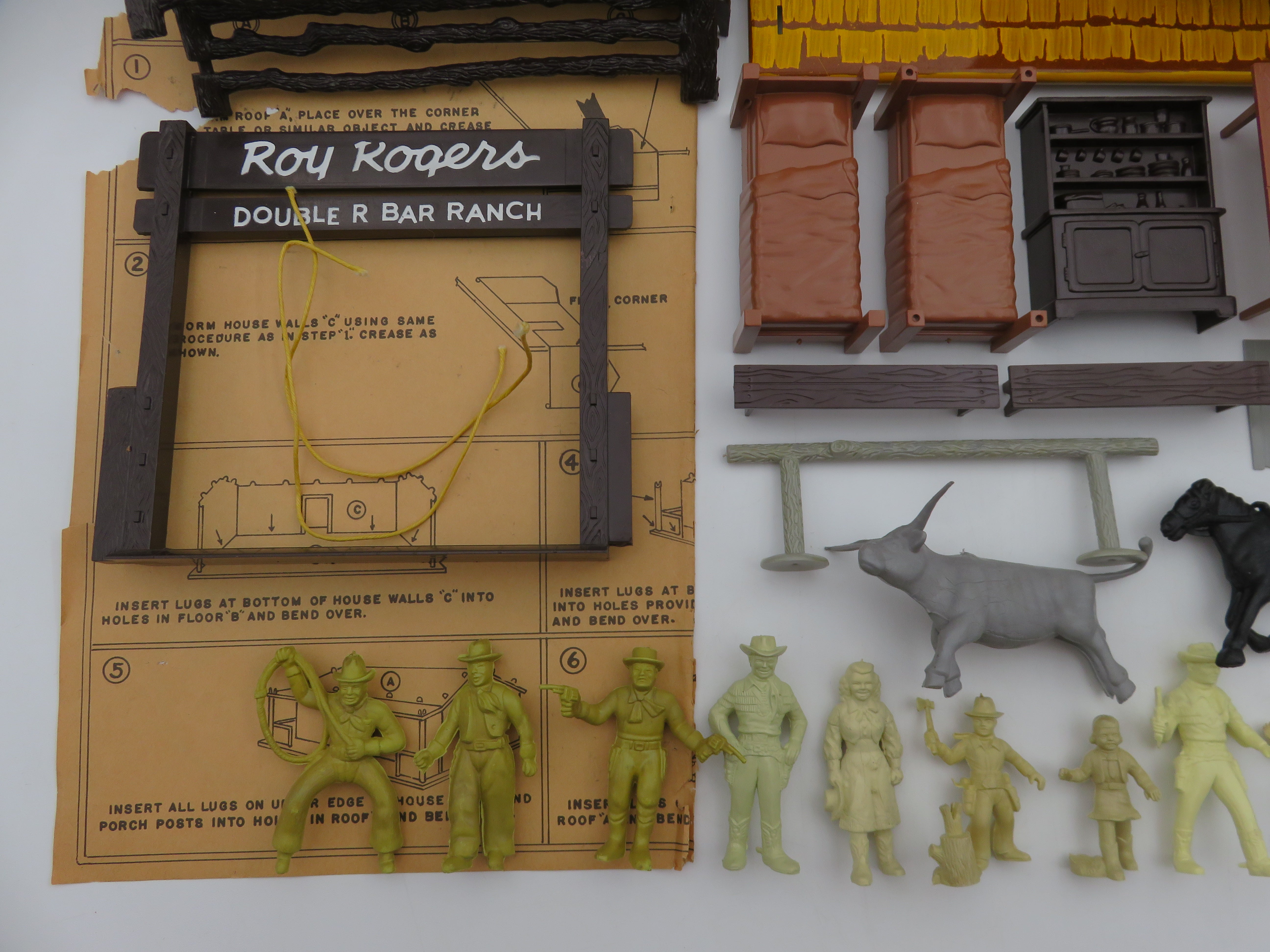 ROY ROGERS Ranch Set Tin Litho Playset - Louis Marx & Co./Marx Toys (c. 1950s) Vintage Collectible